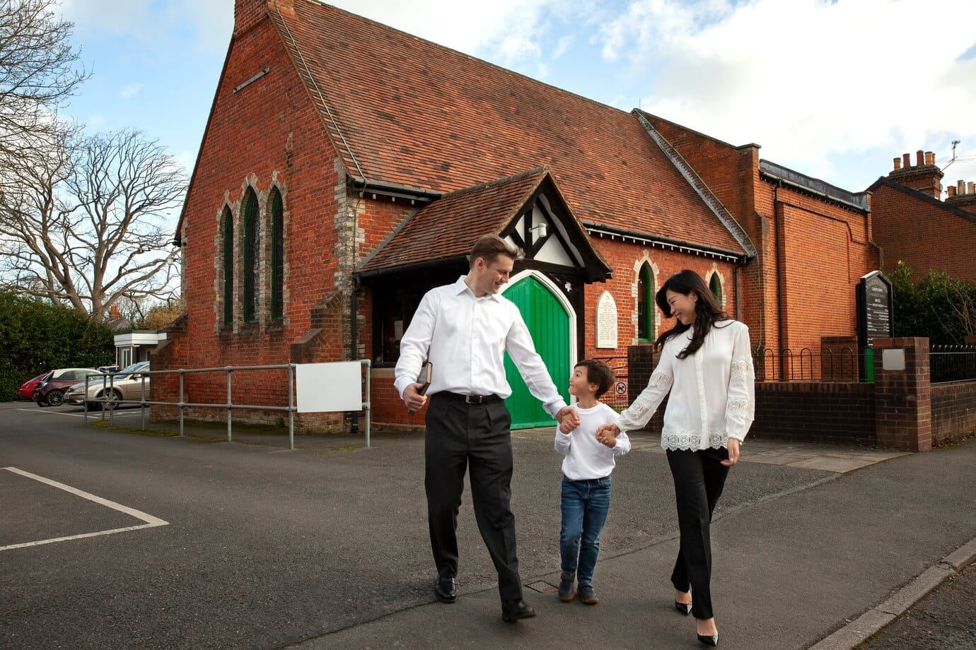 How to make a living trust in Arkansas. 8 full shot happy parents kid 23 2149344042