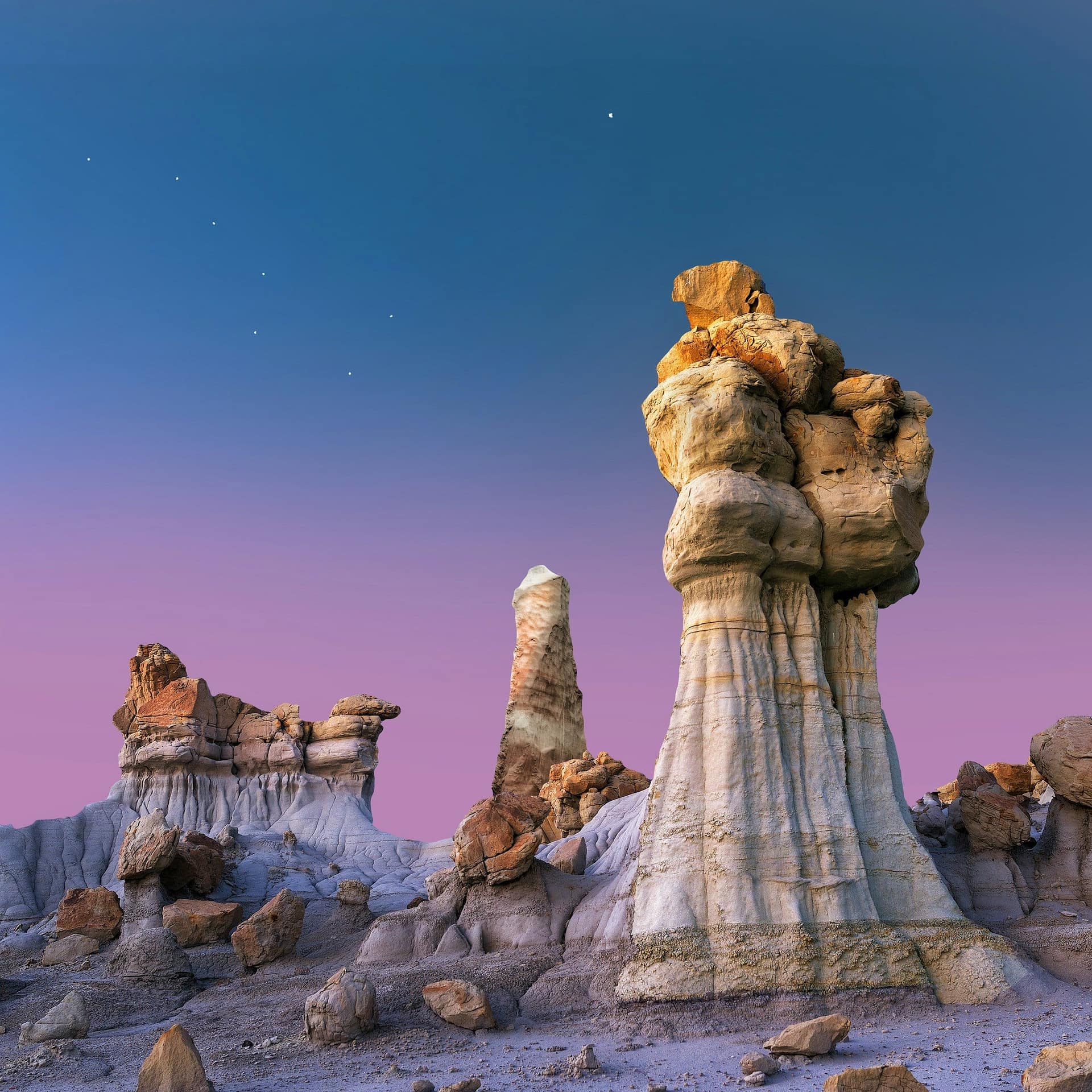 What Happens If You Die Without a Will in New Mexico? 3 A rock formation at twilight under a starry sky